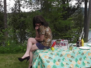 Summer Breeze Faith and EW on the picnic table.