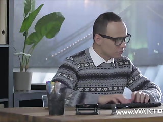 Prenasledovať MILF Chefin vom Nerd auf Klo gebumst